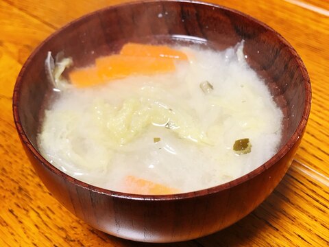 【ちょっとズボラ】白菜とにんじんの白味噌汁